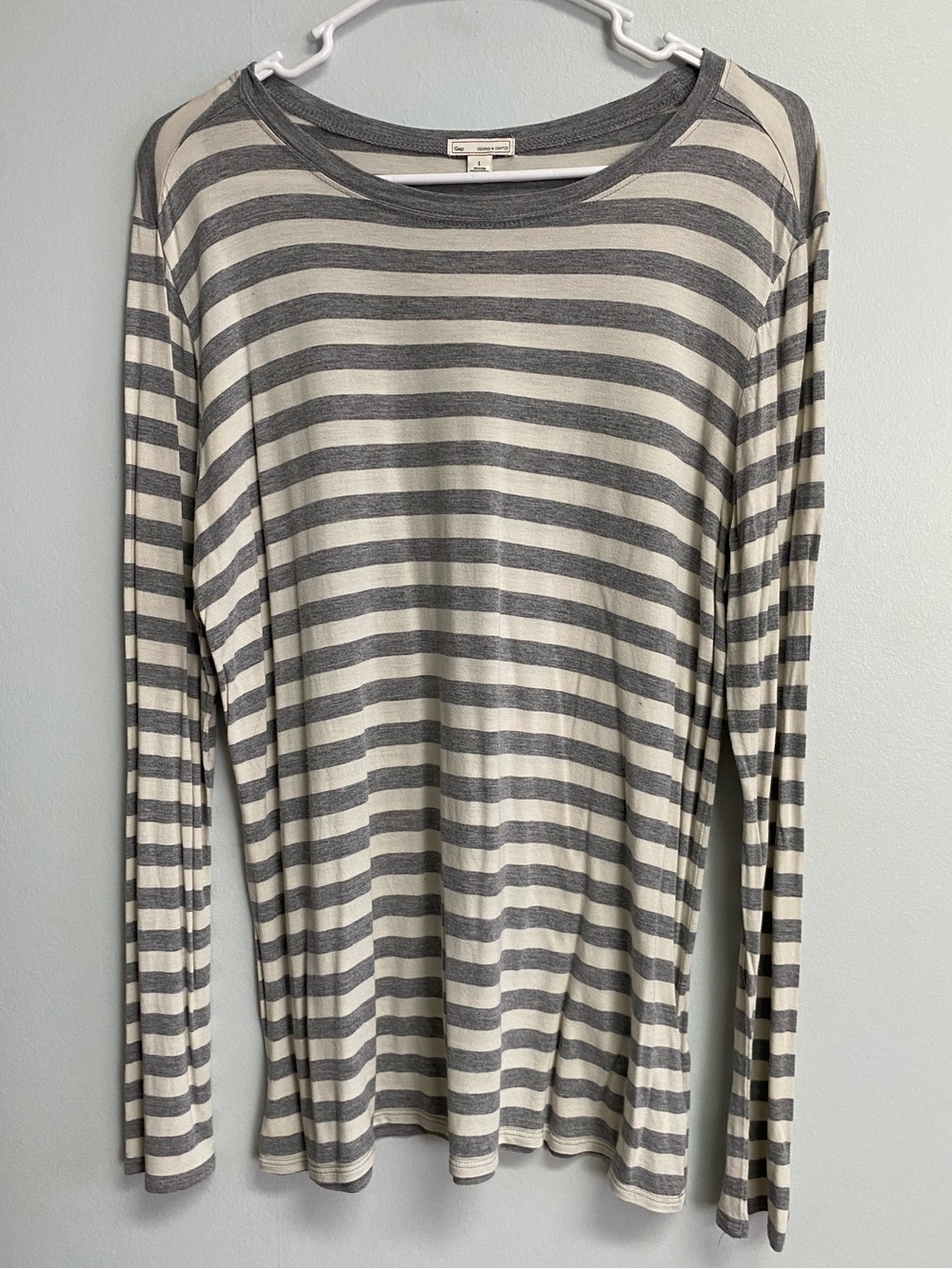 GAP TOP - LARGE